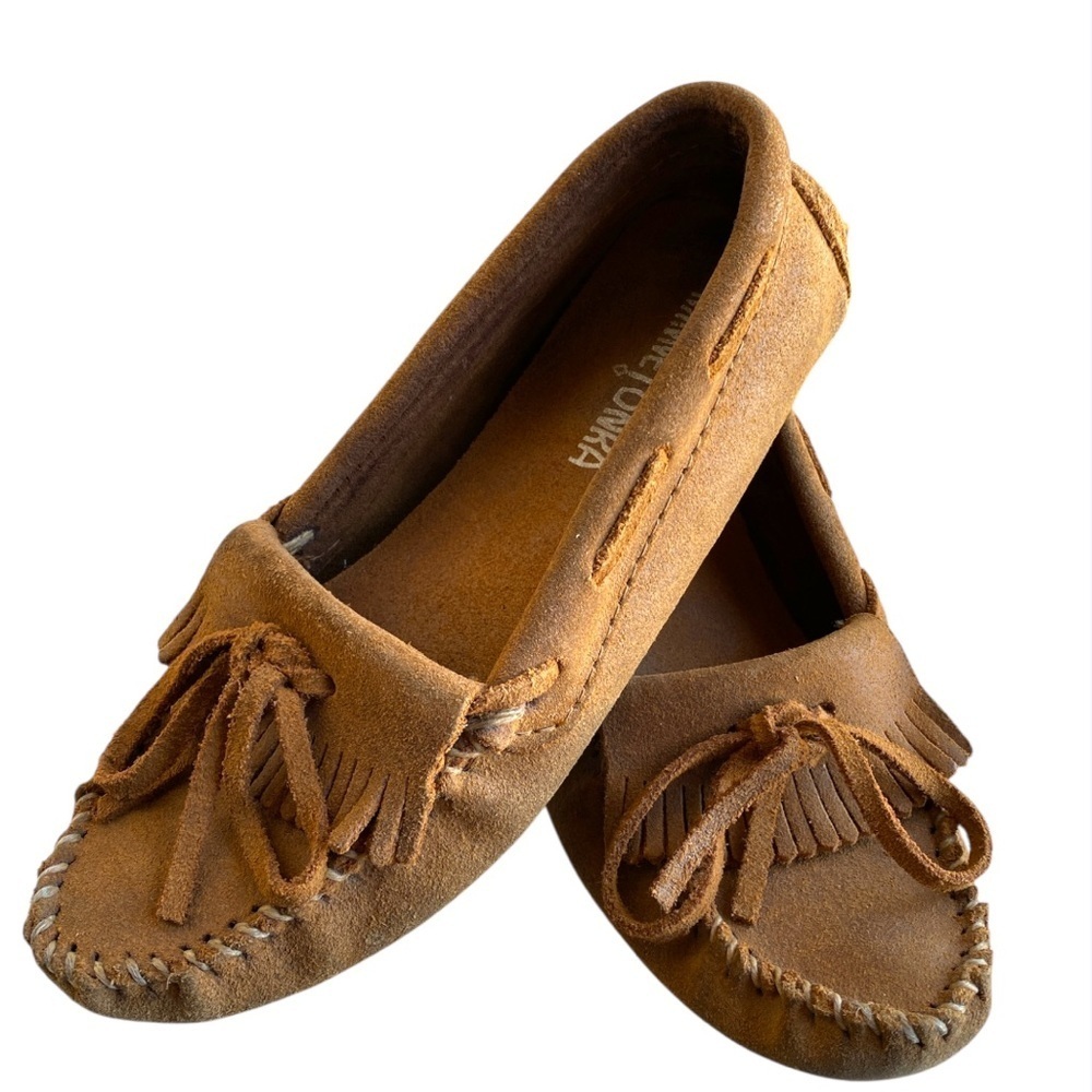 Minnetonka Women's MINNETONKA
KILTY - Brown / Dark Tan Suede Moccasins